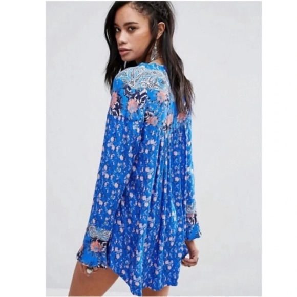 Free People Blue Wildflower Fields Floral Henley Peasant Top Women's XS Flawed - Picture 8 of 12